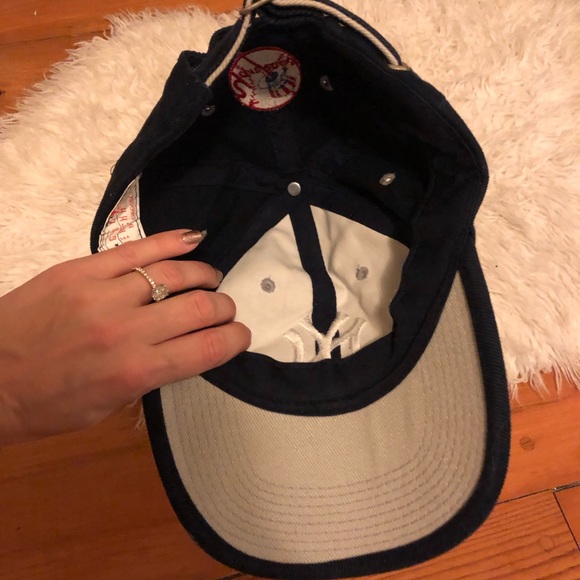 Vintage Yankees Baseball Hat - Picture 3 of 3